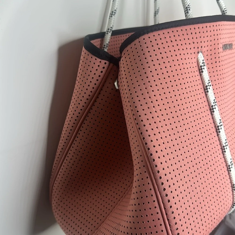 Mayamar neoprene tote bag VGUC